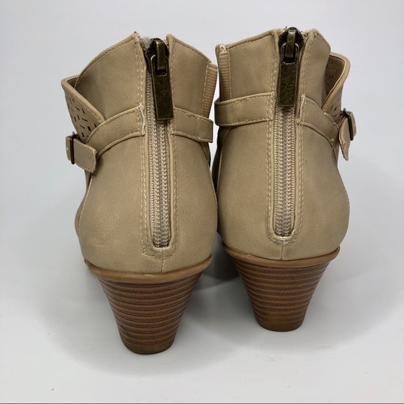 Lazer Cut bootie heeled sandals size 10 WIDE - Picture 5 of 6